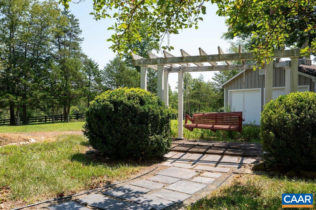 2325 BROWNS GAP TPKE