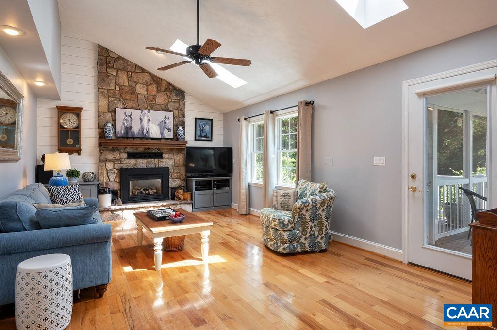 2325 BROWNS GAP TPKE