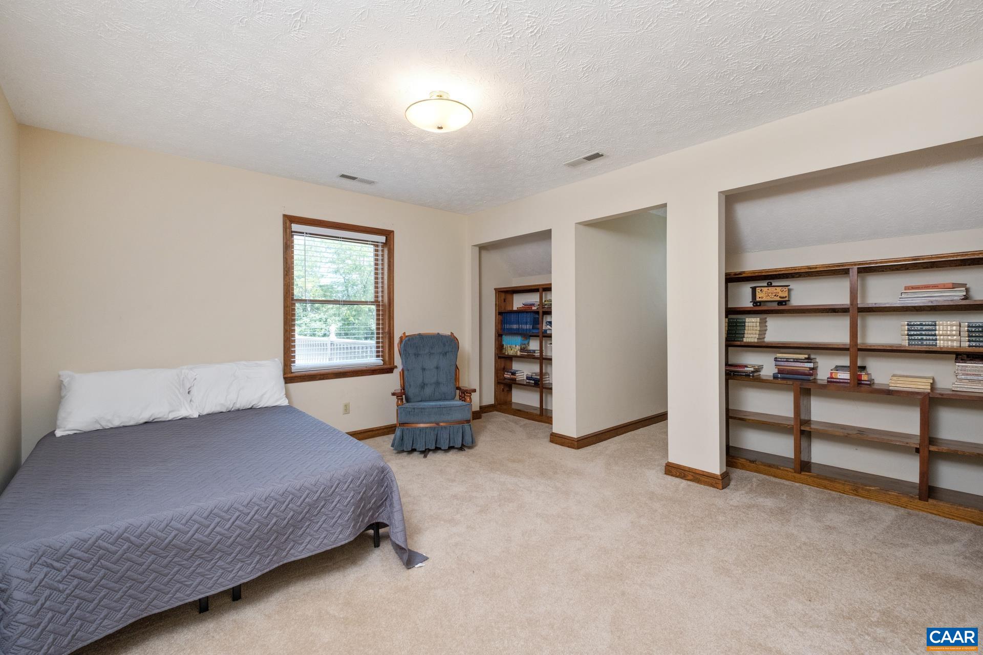 82 BRIAR PATCH LN