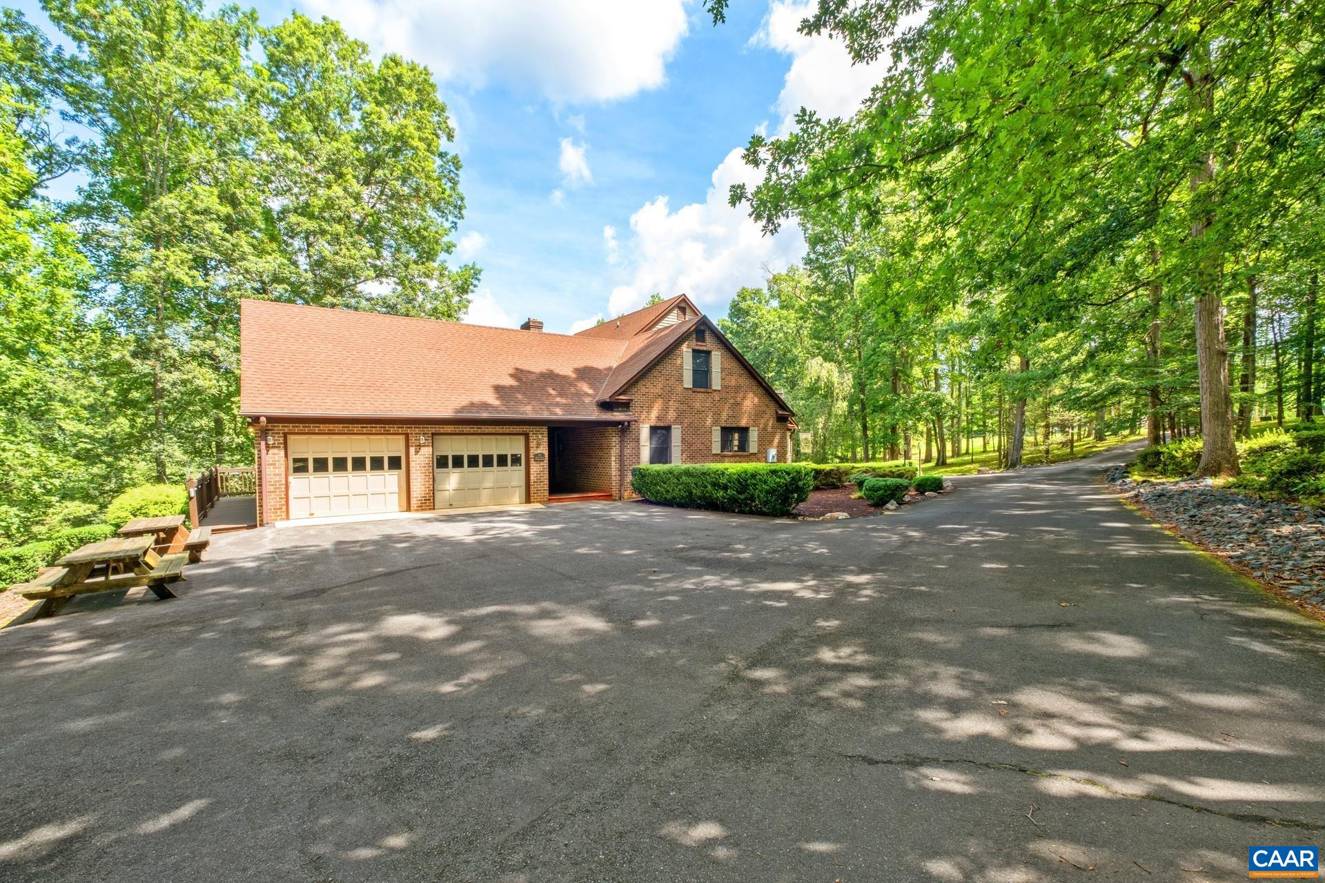 82 BRIAR PATCH LN
