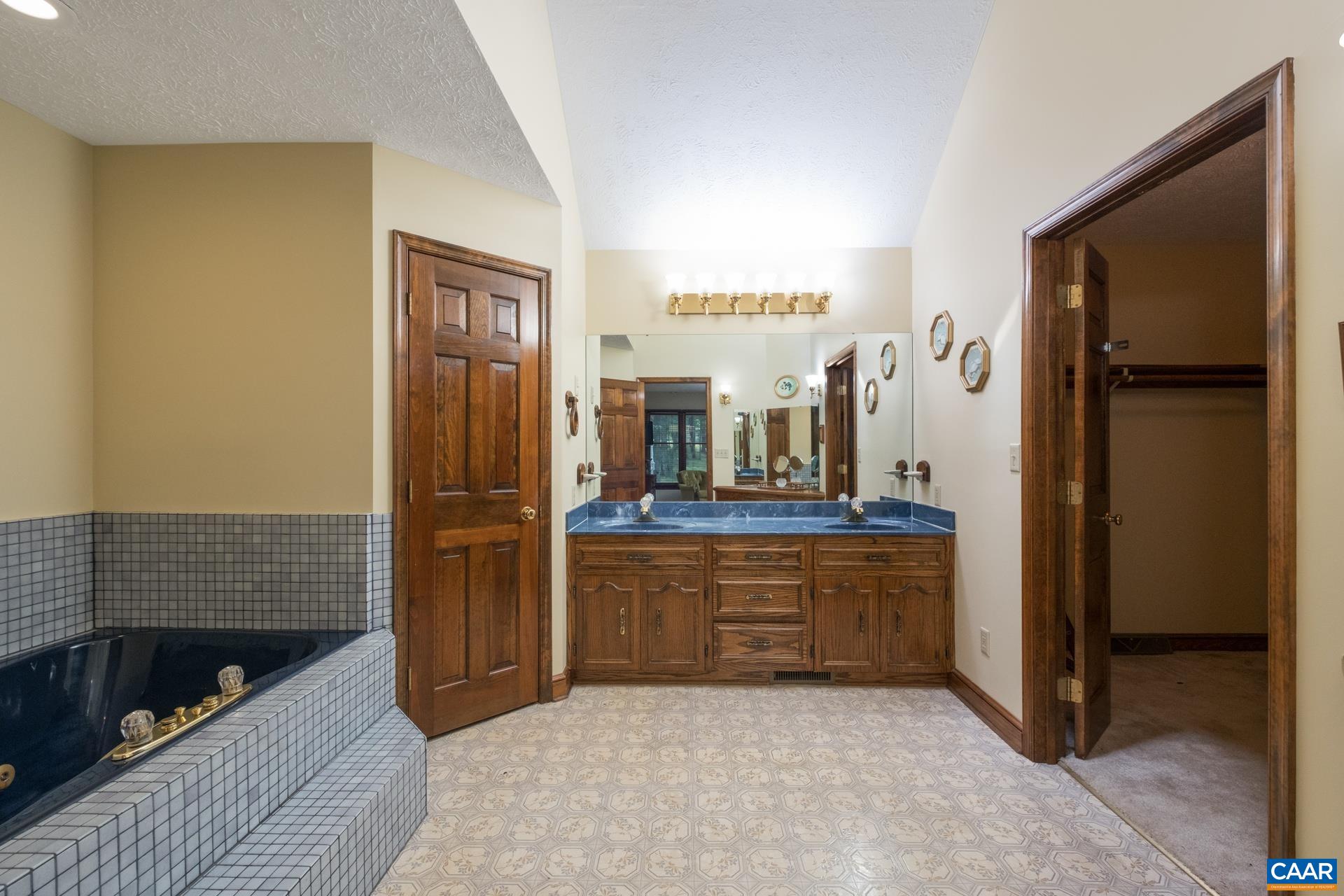 82 BRIAR PATCH LN