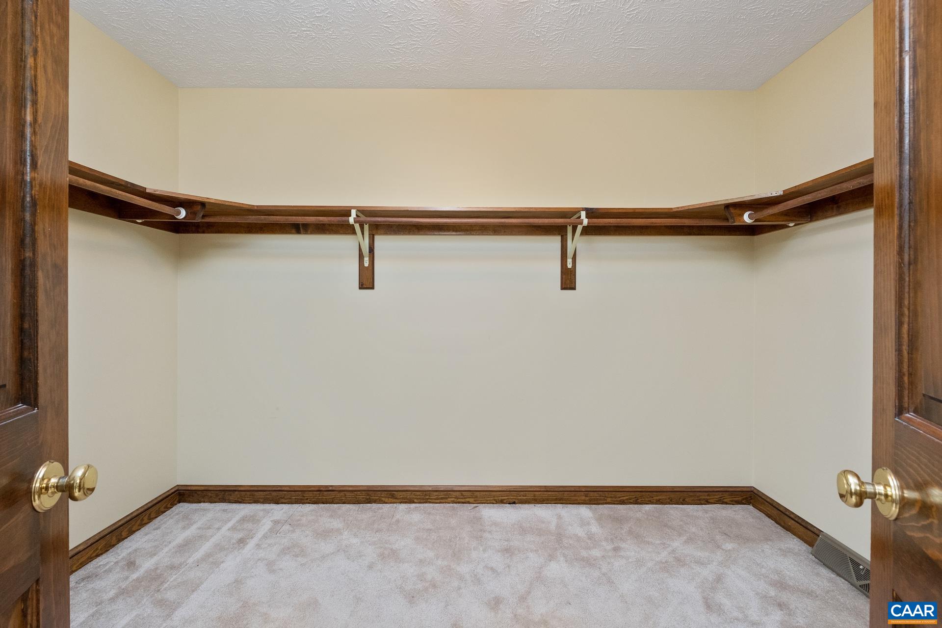 82 BRIAR PATCH LN