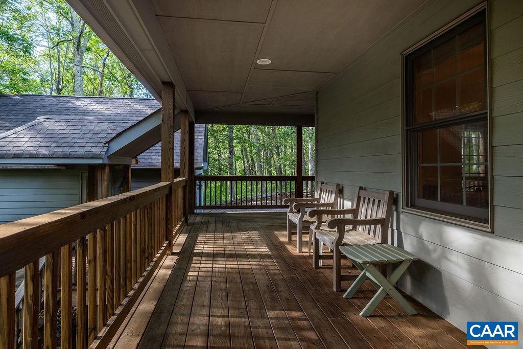 30 CEDAR DR