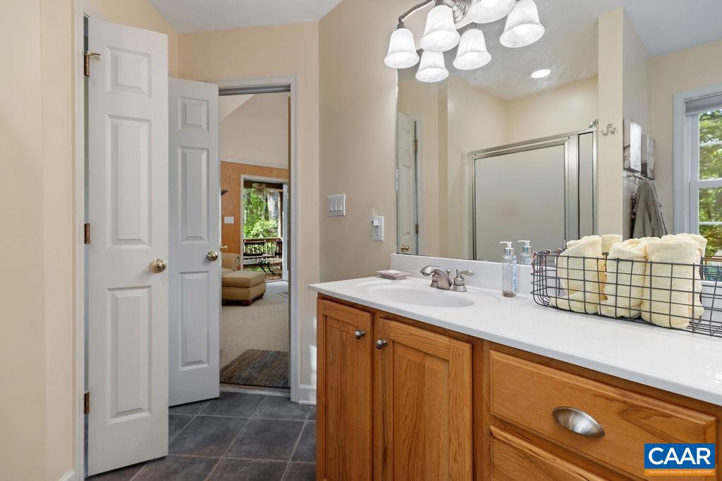 30 CEDAR DR