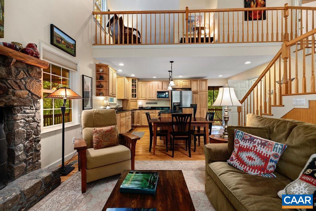 30 CEDAR DR