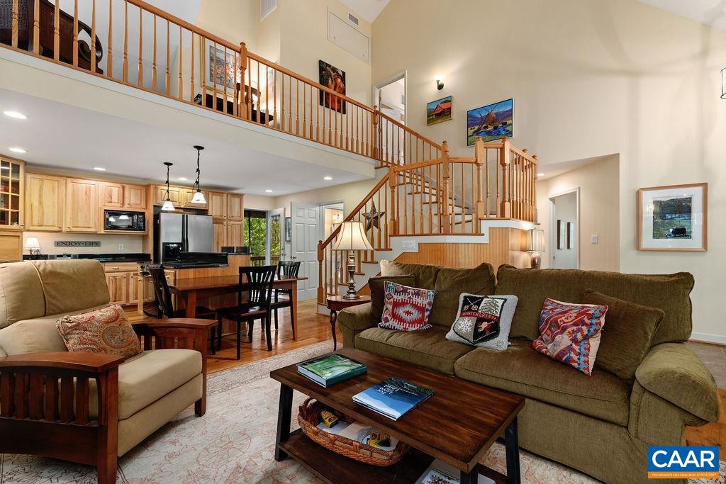 30 CEDAR DR