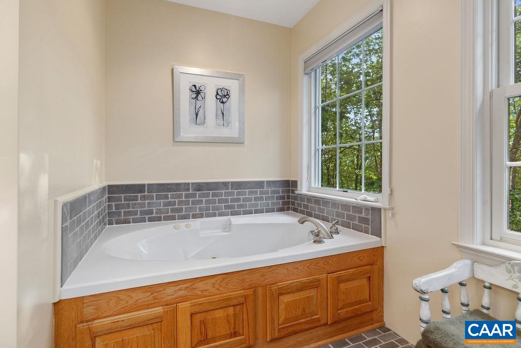 30 CEDAR DR