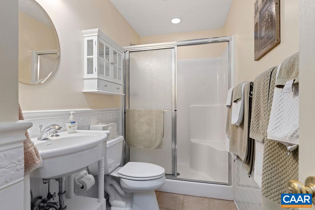 30 CEDAR DR
