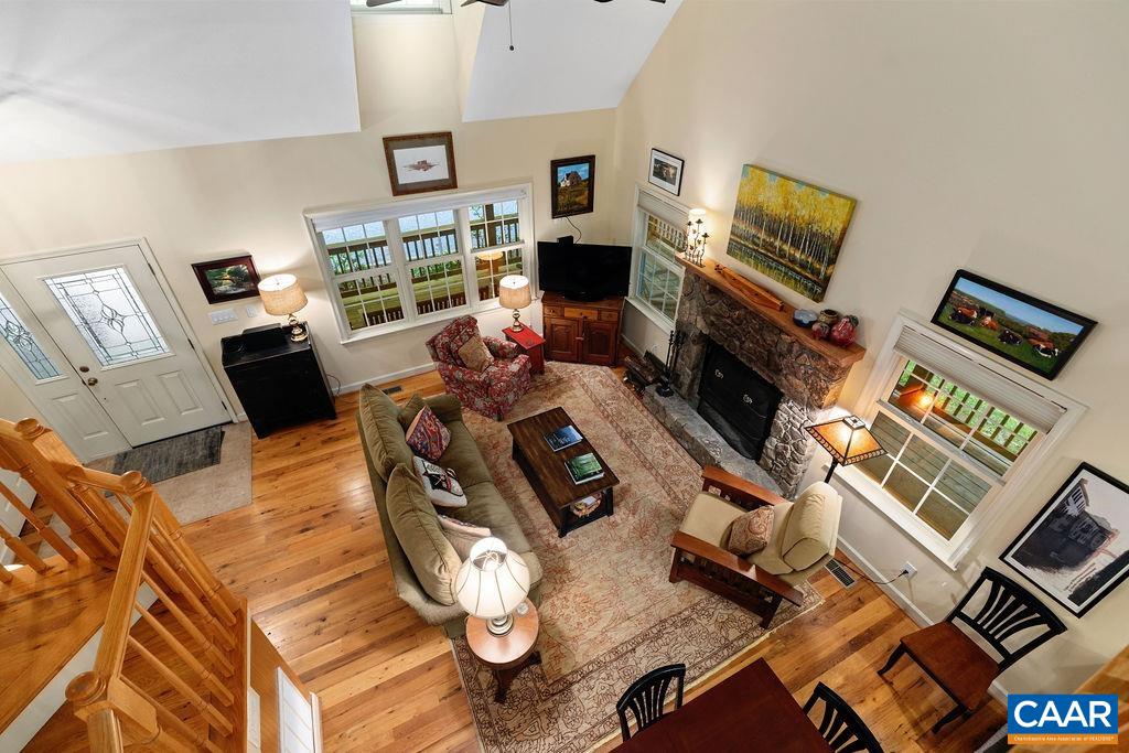 30 CEDAR DR