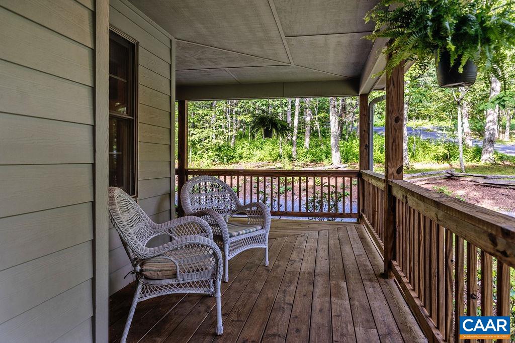 30 CEDAR DR