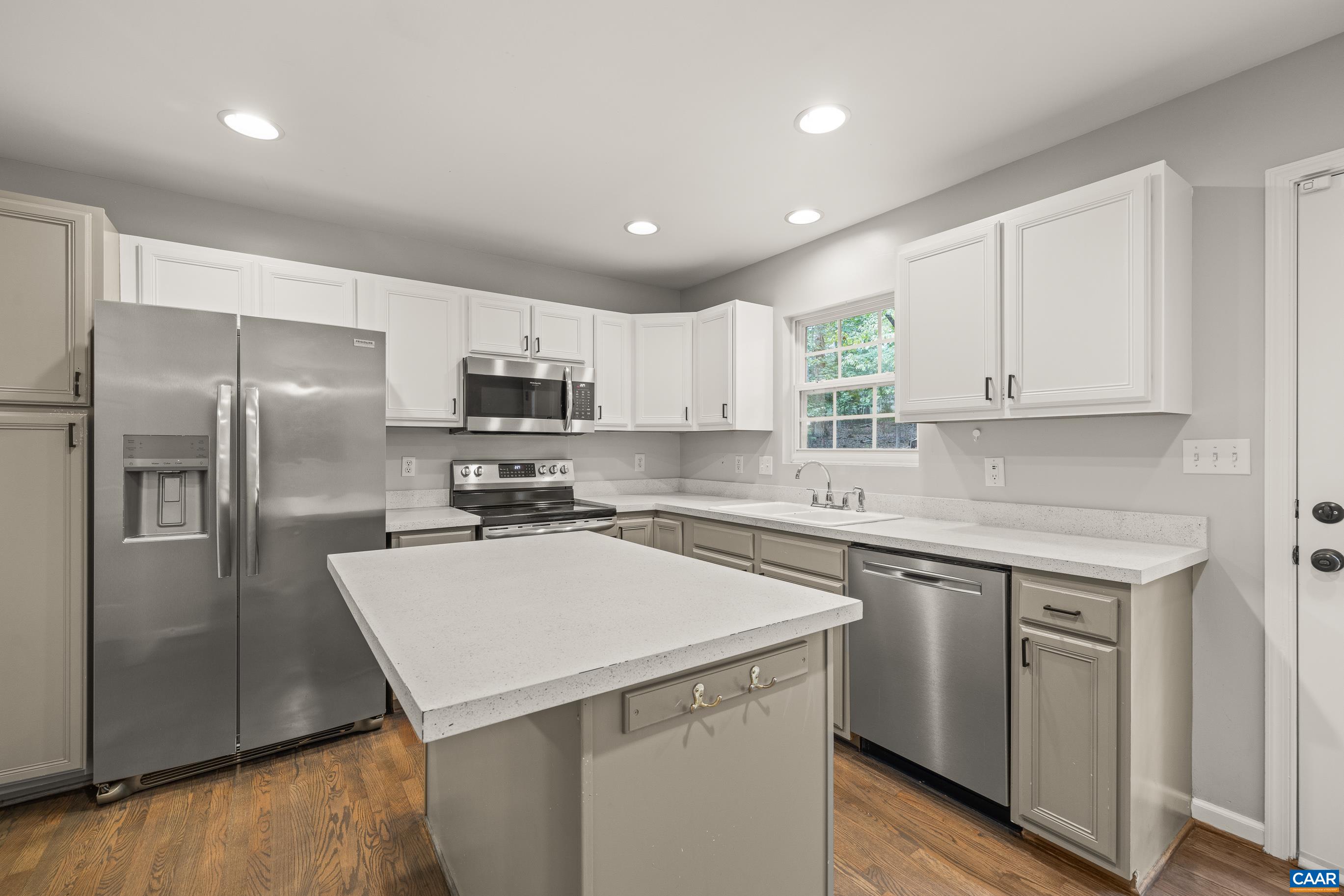 426 JEFFERSON DR