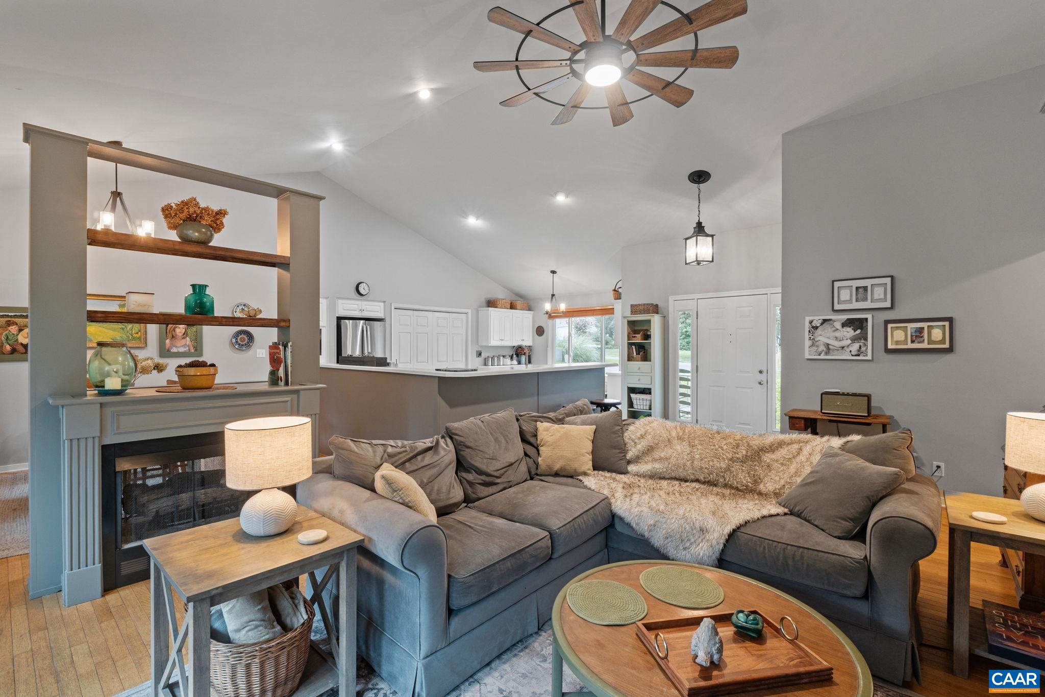 1461 REYNOVIA DR