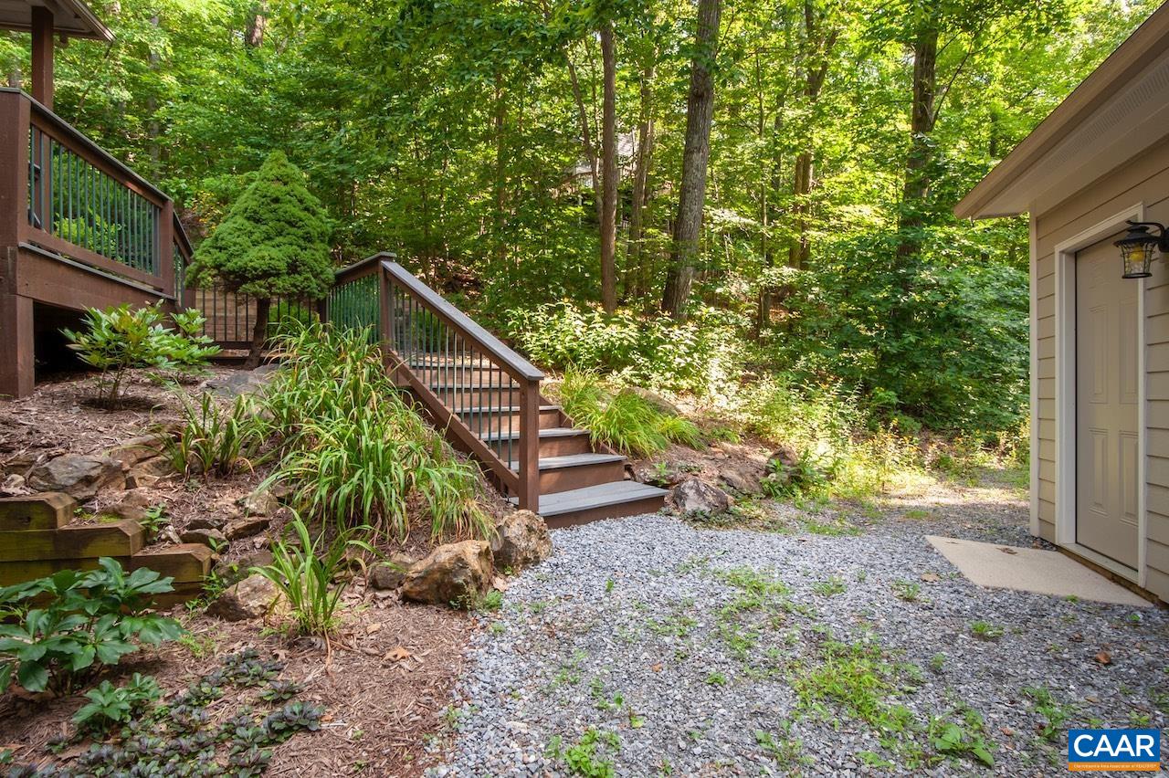 21 WEEPING ROCK LN