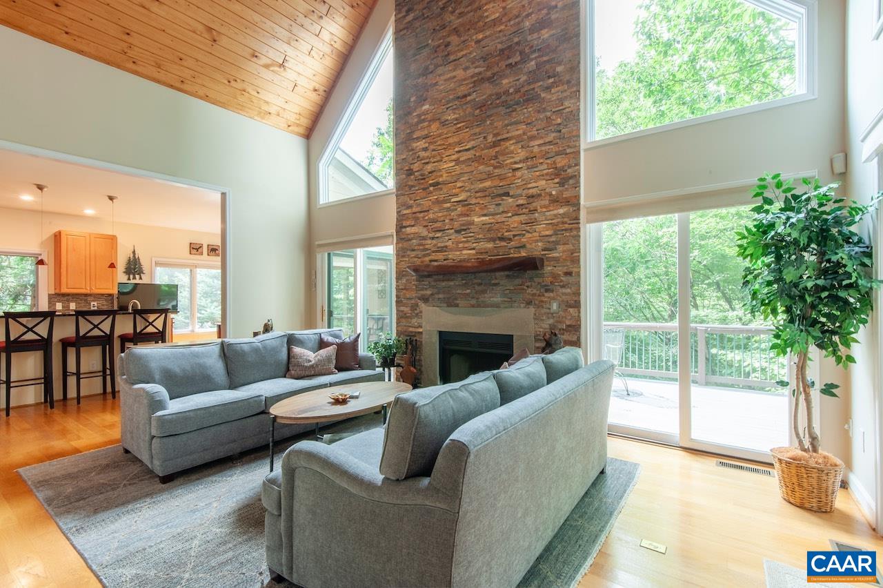 21 WEEPING ROCK LN