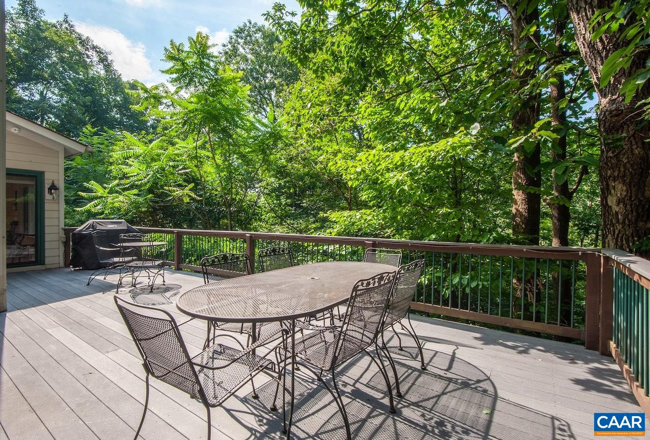 21 WEEPING ROCK LN