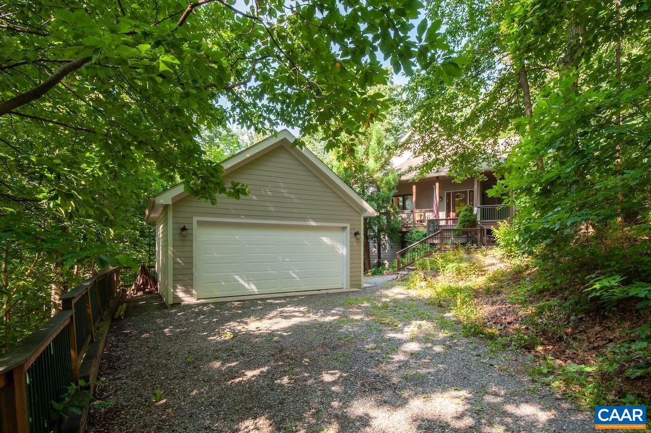 21 WEEPING ROCK LN