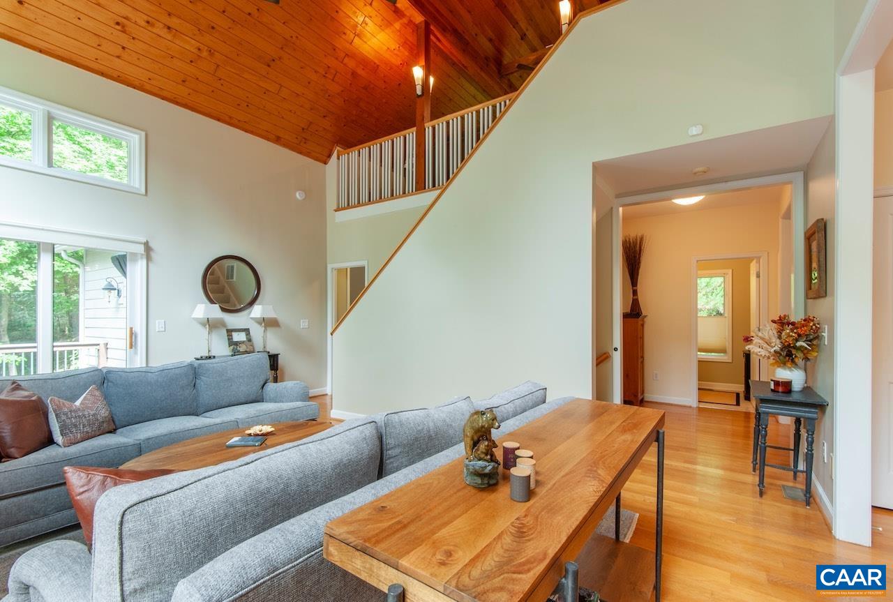 21 WEEPING ROCK LN