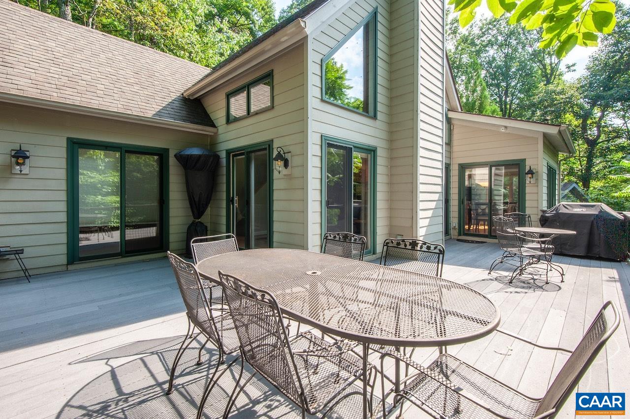 21 WEEPING ROCK LN