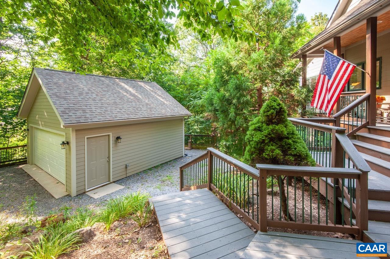 21 WEEPING ROCK LN