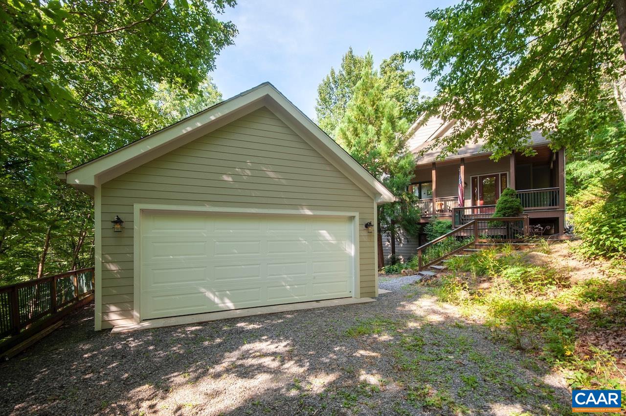 21 WEEPING ROCK LN