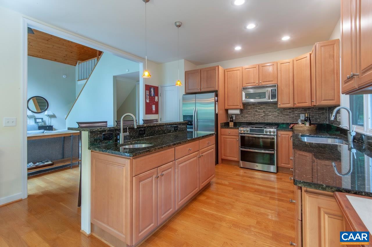21 WEEPING ROCK LN