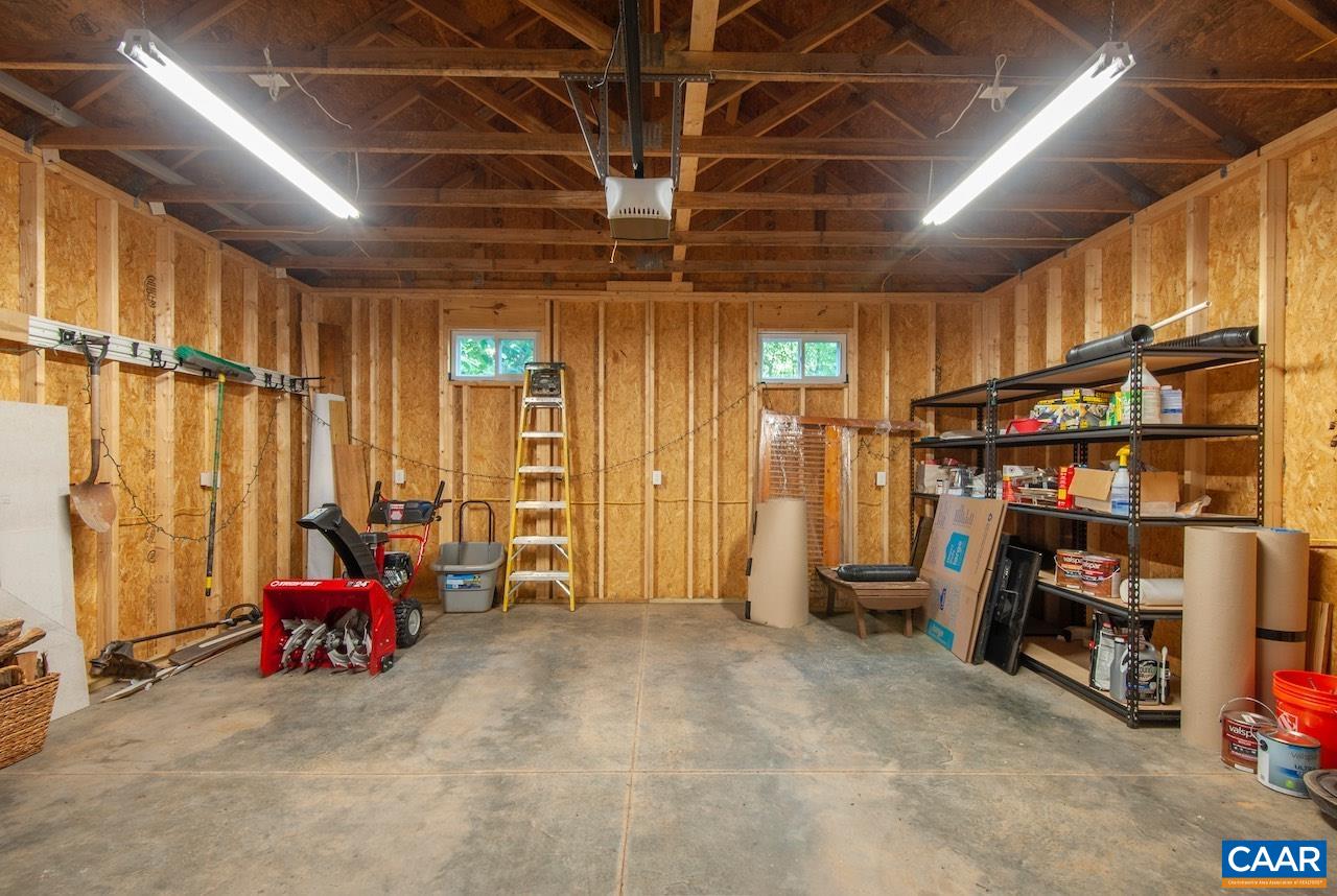 21 WEEPING ROCK LN