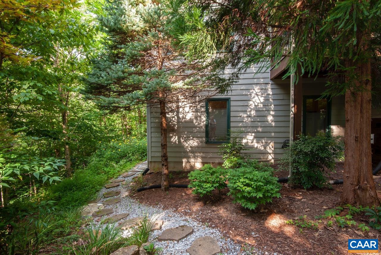 21 WEEPING ROCK LN