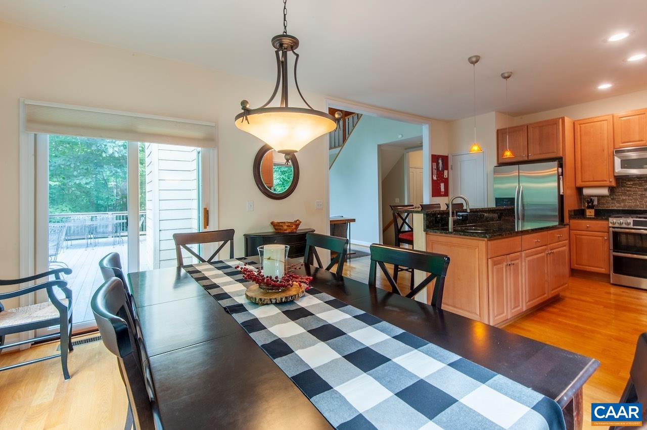 21 WEEPING ROCK LN