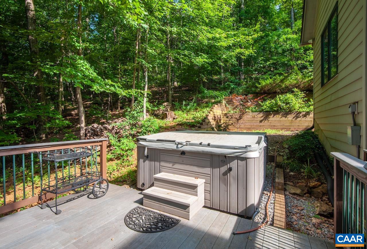 21 WEEPING ROCK LN
