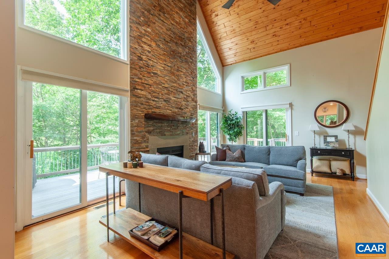 21 WEEPING ROCK LN
