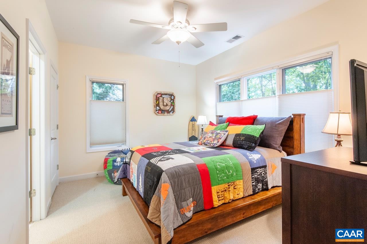 21 WEEPING ROCK LN