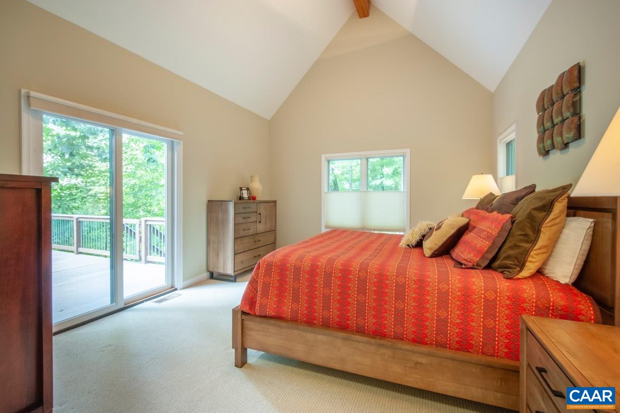 21 WEEPING ROCK LN
