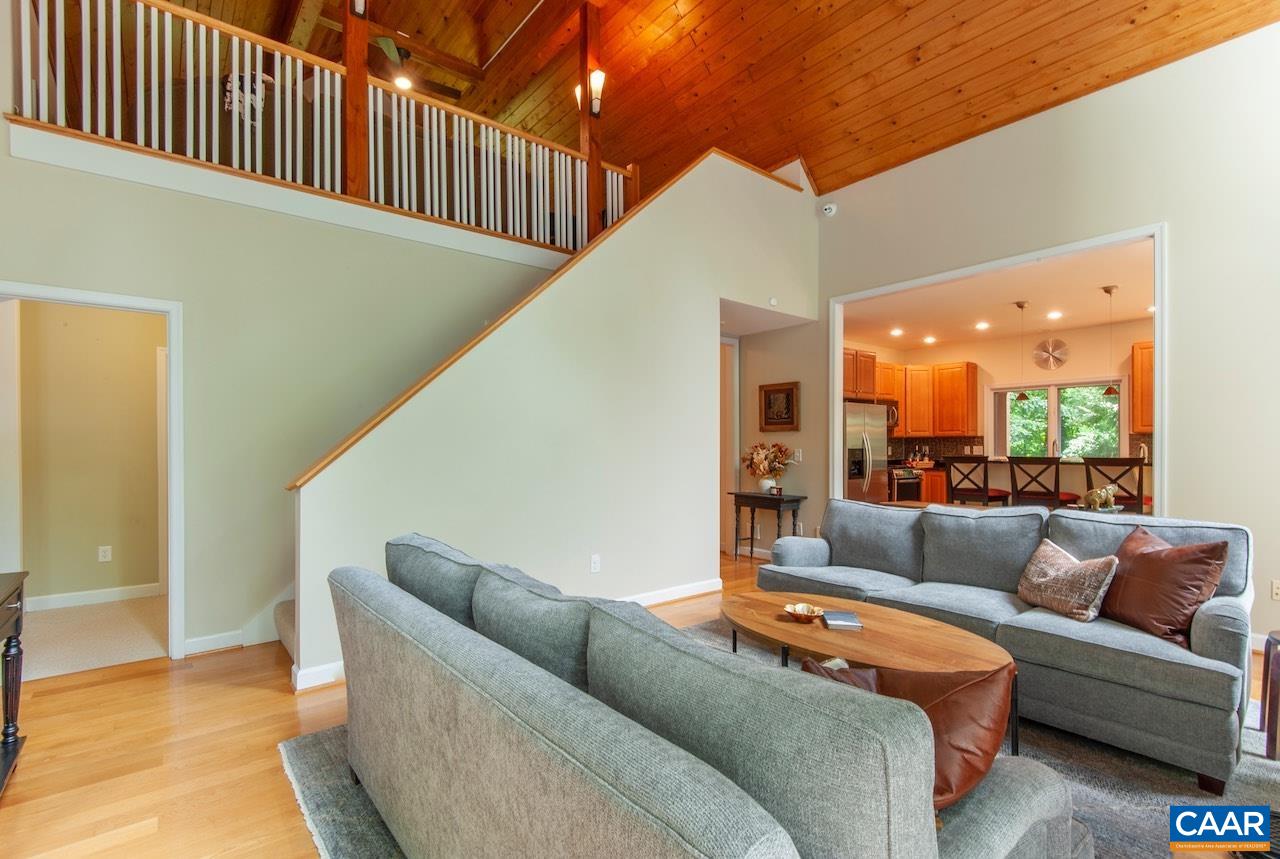 21 WEEPING ROCK LN