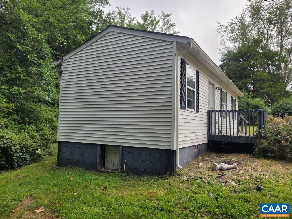 853 FORD AVE