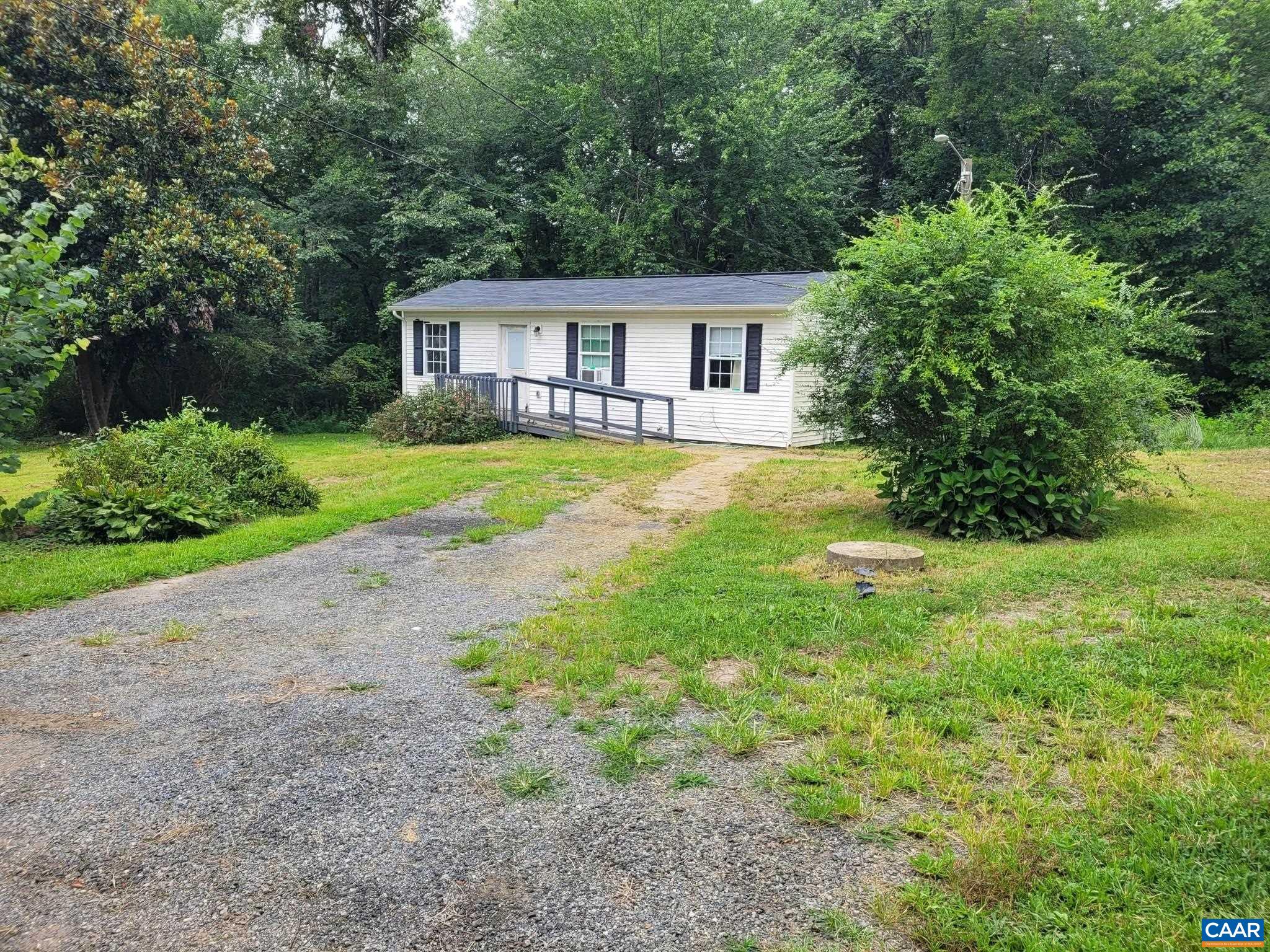 853 FORD AVE