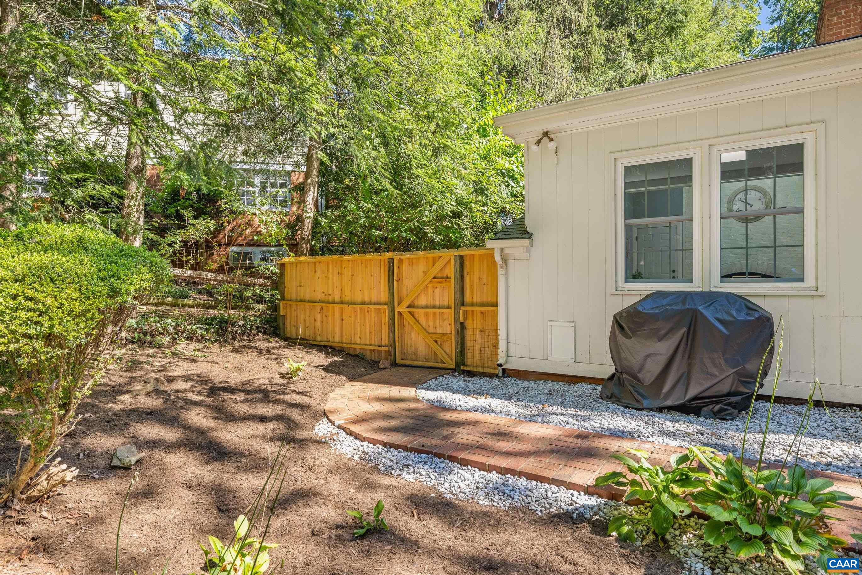 2405 ANGUS RD