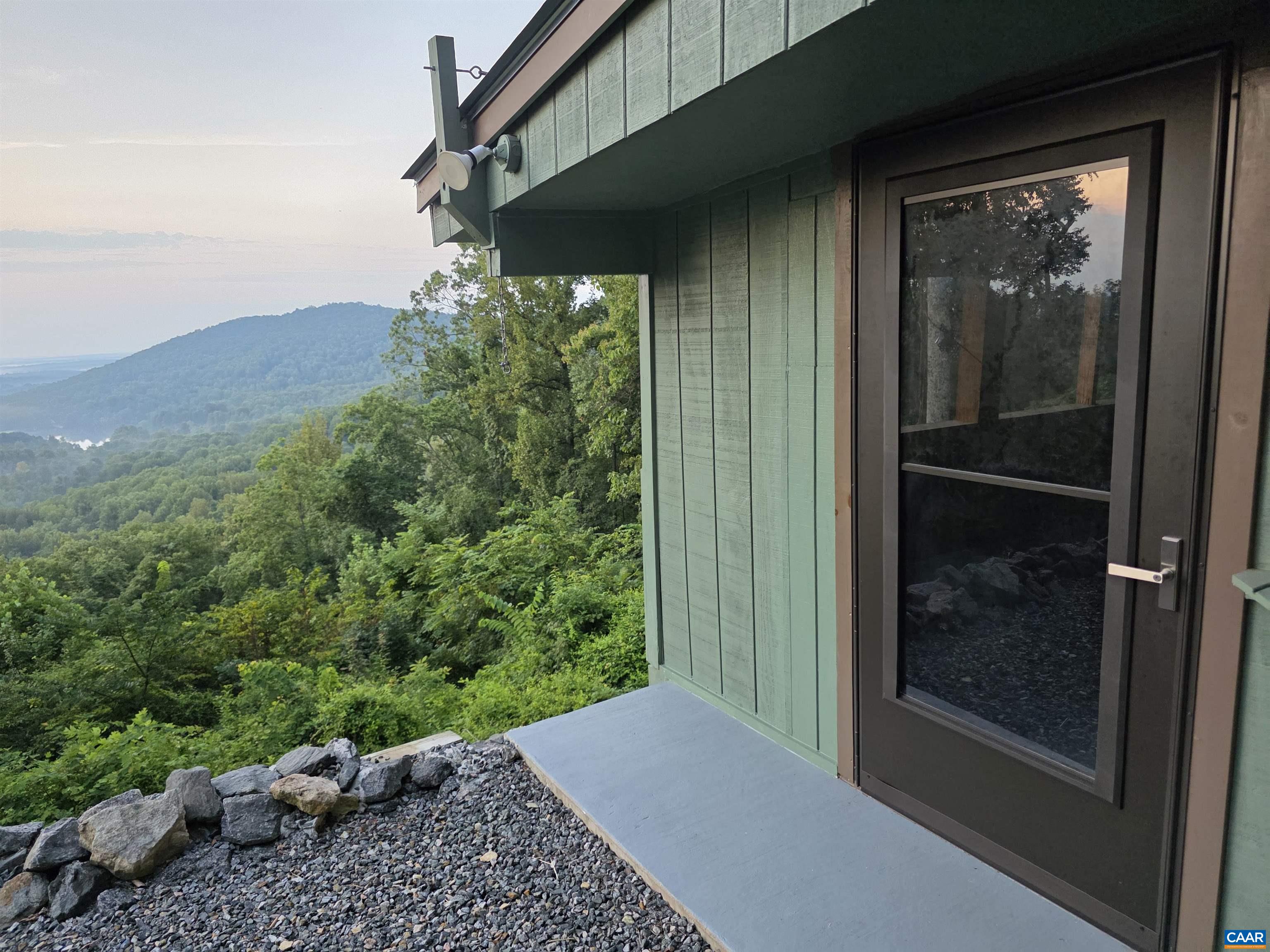 1022 TURKEY RIDGE RD