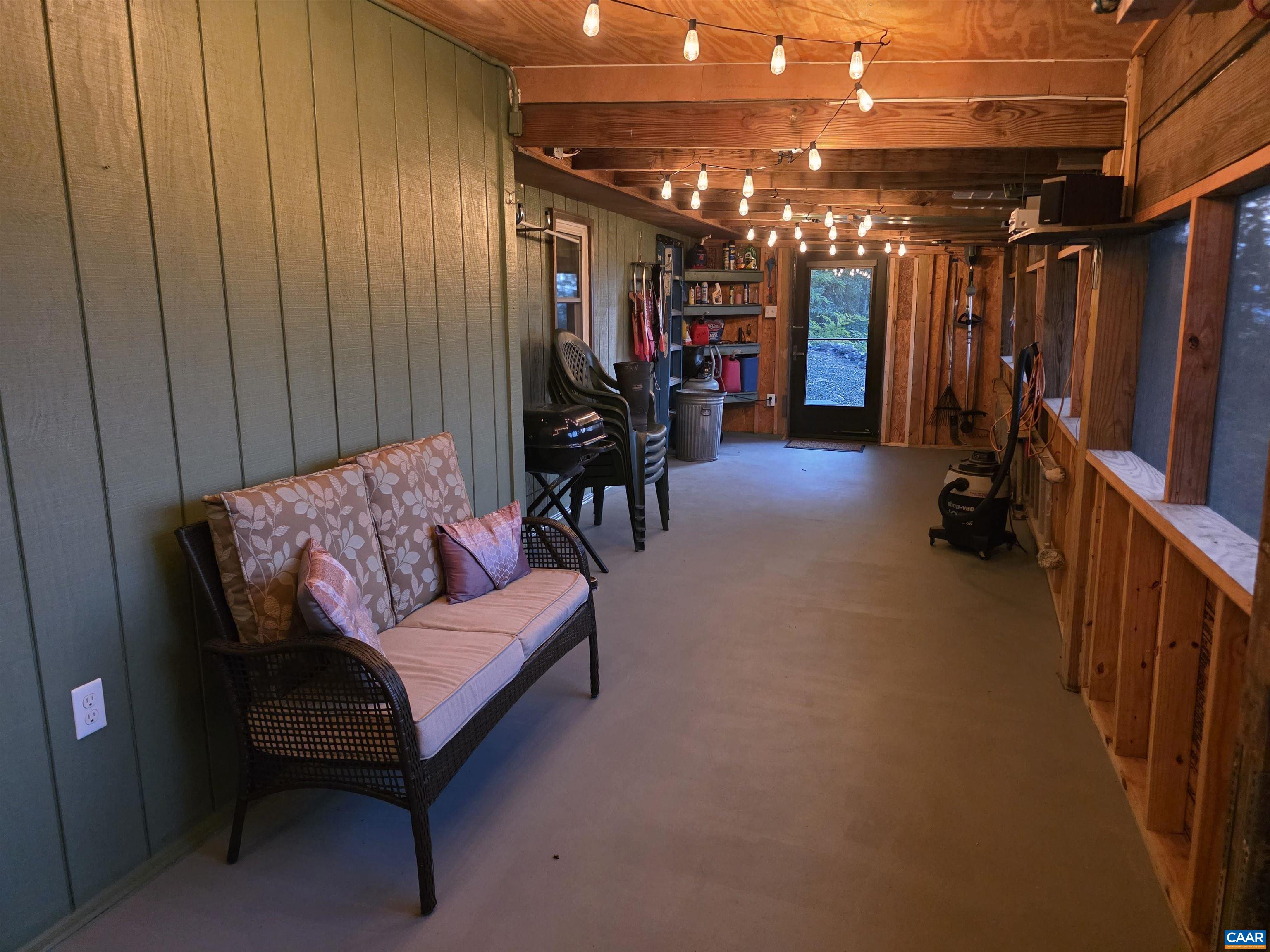 1022 TURKEY RIDGE RD