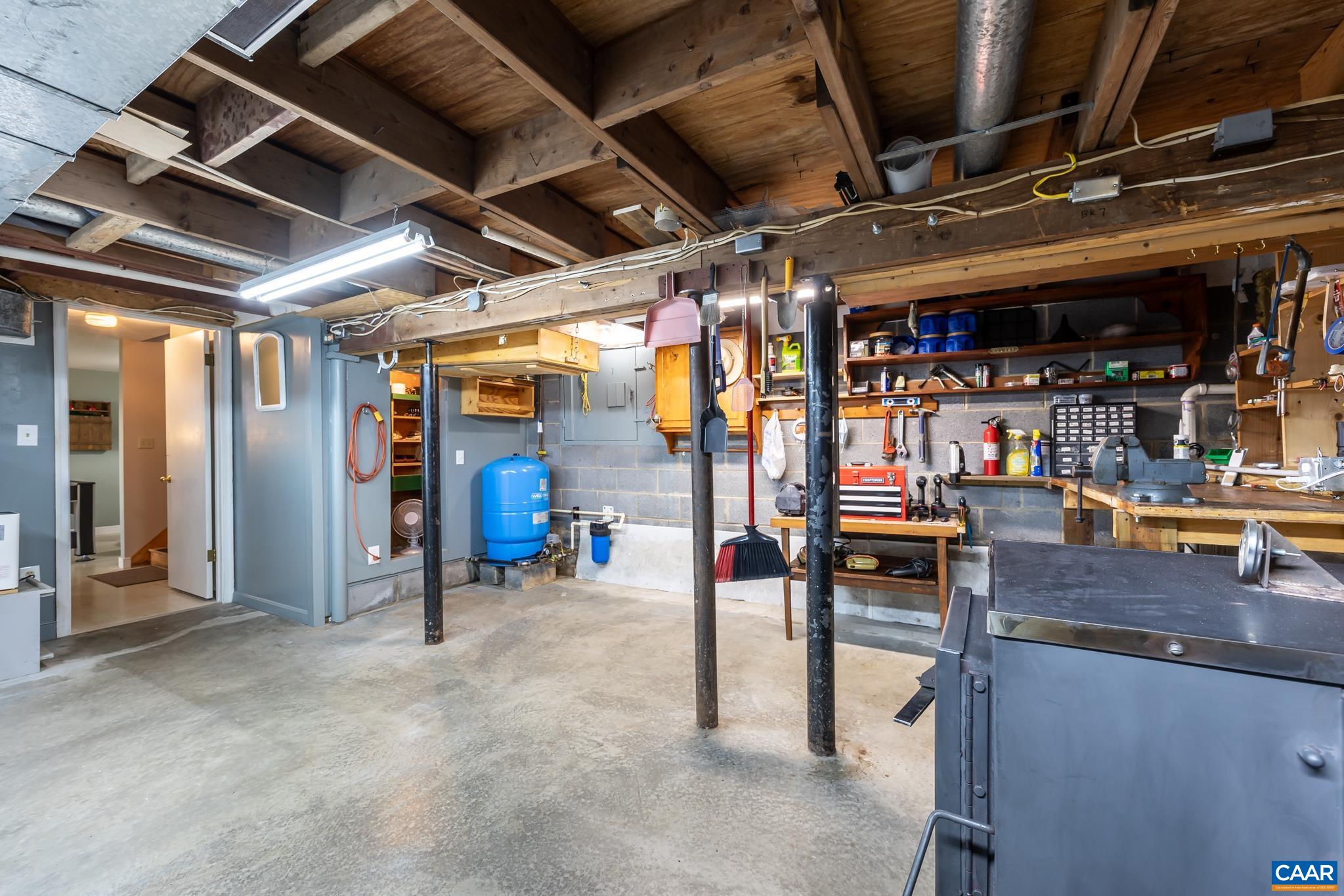 1022 TURKEY RIDGE RD