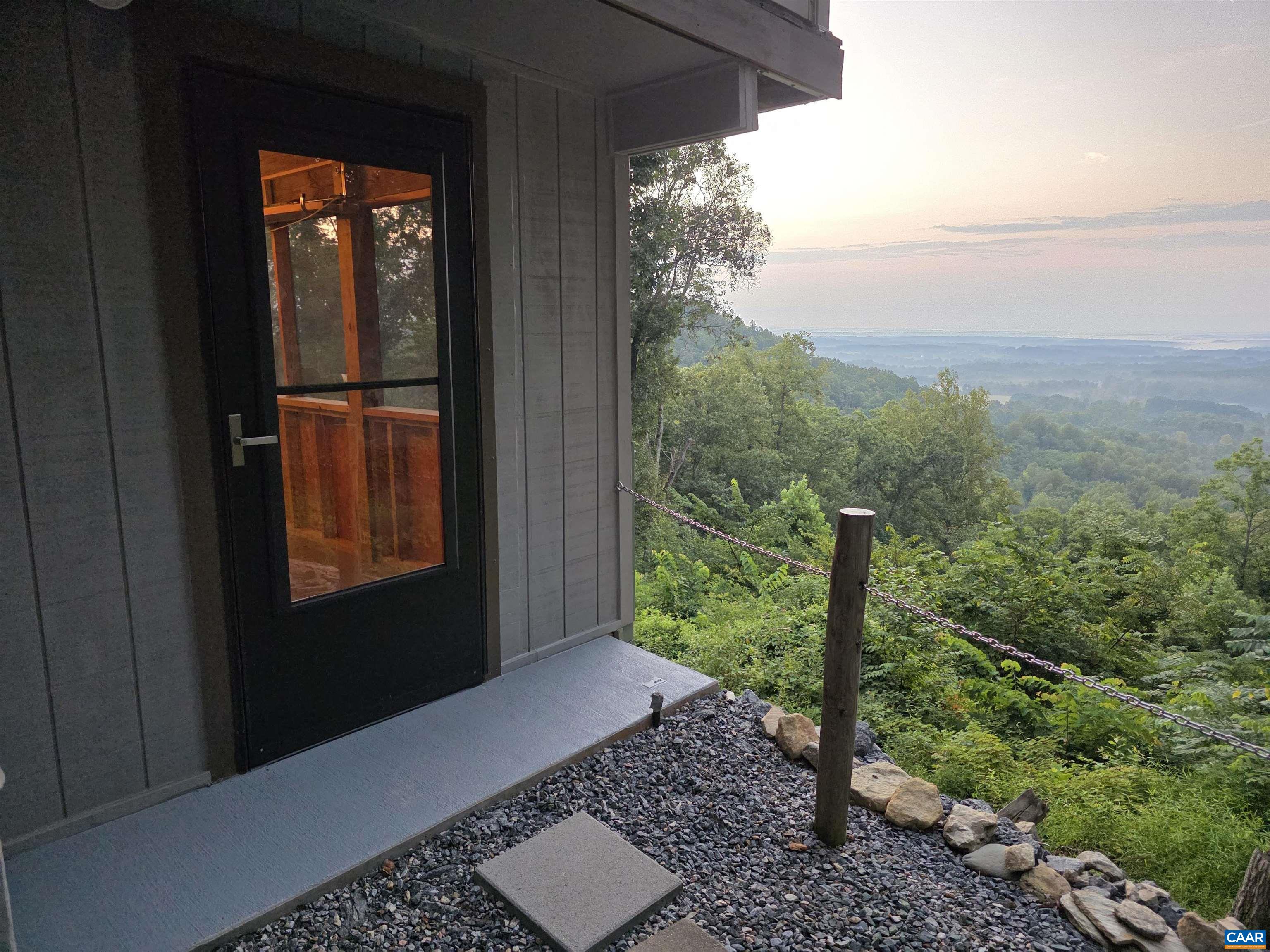 1022 TURKEY RIDGE RD