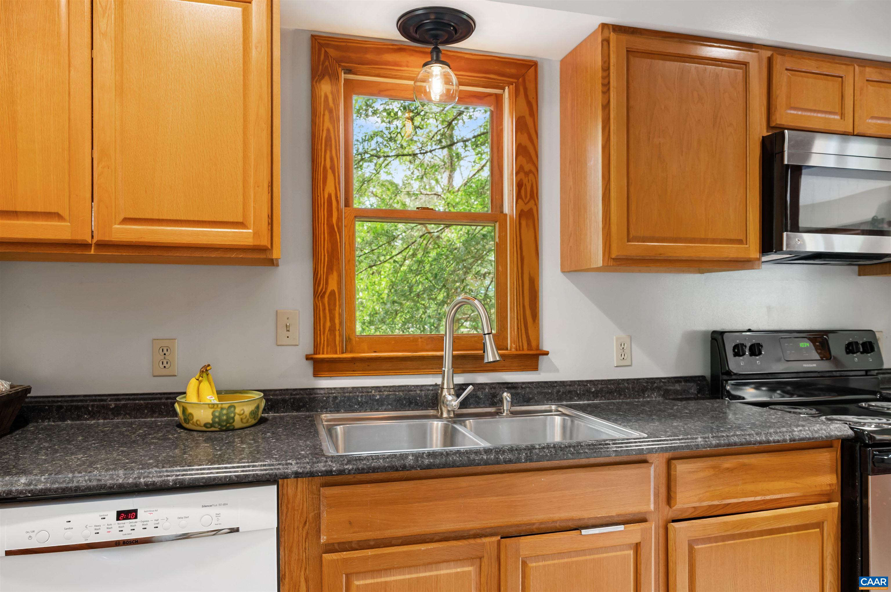 189 EDGEHILL WAY