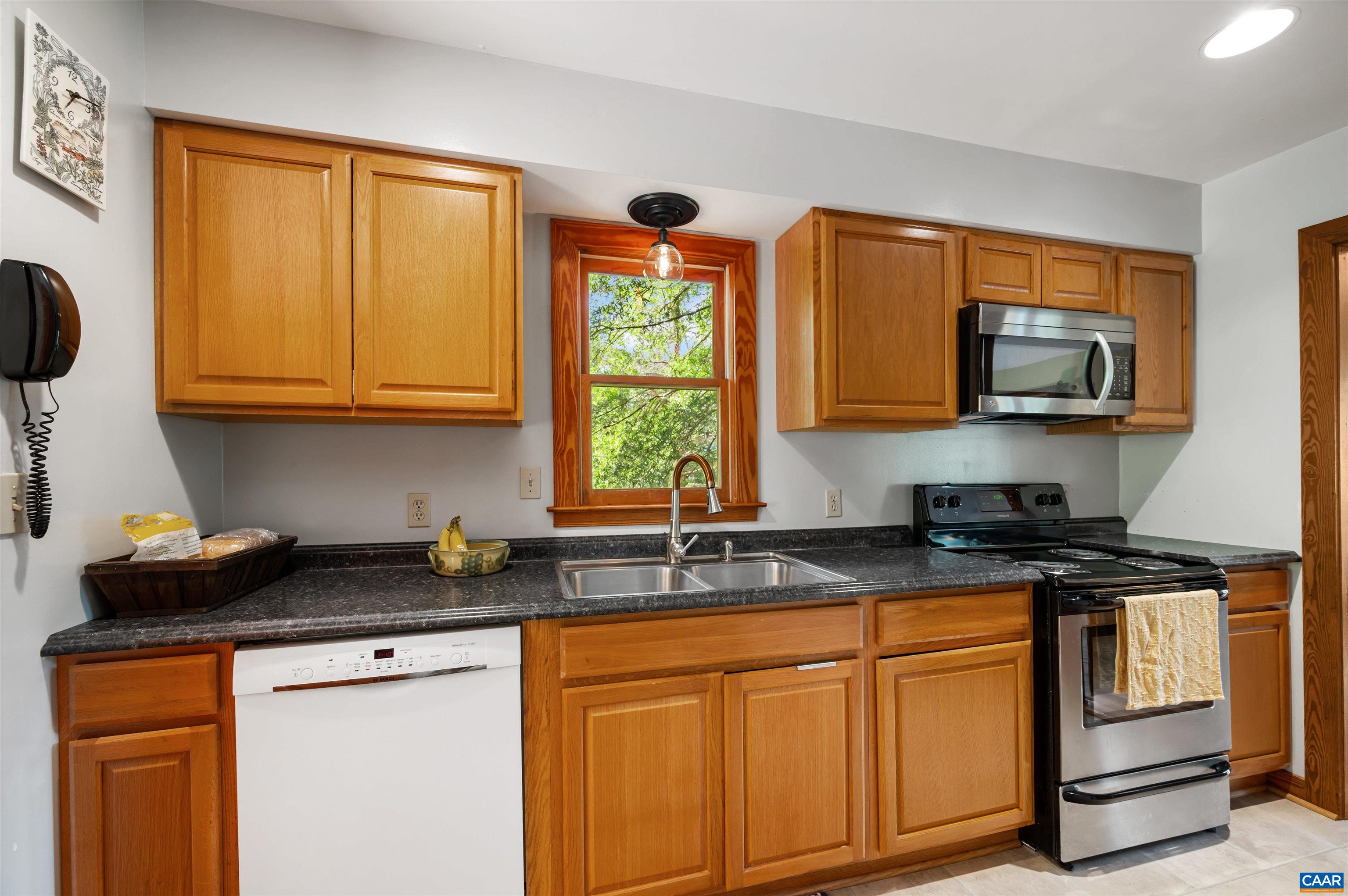 189 EDGEHILL WAY