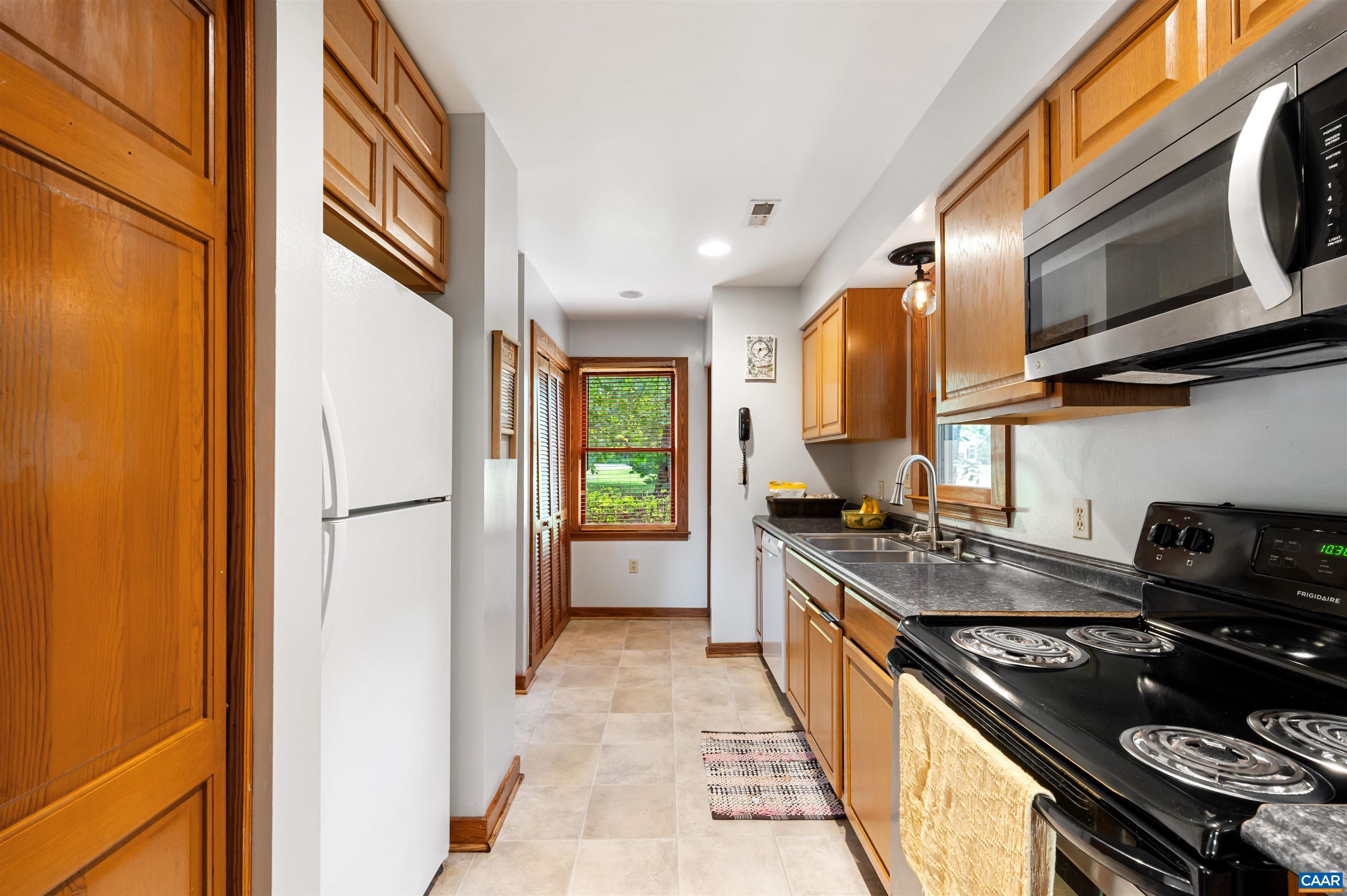 189 EDGEHILL WAY