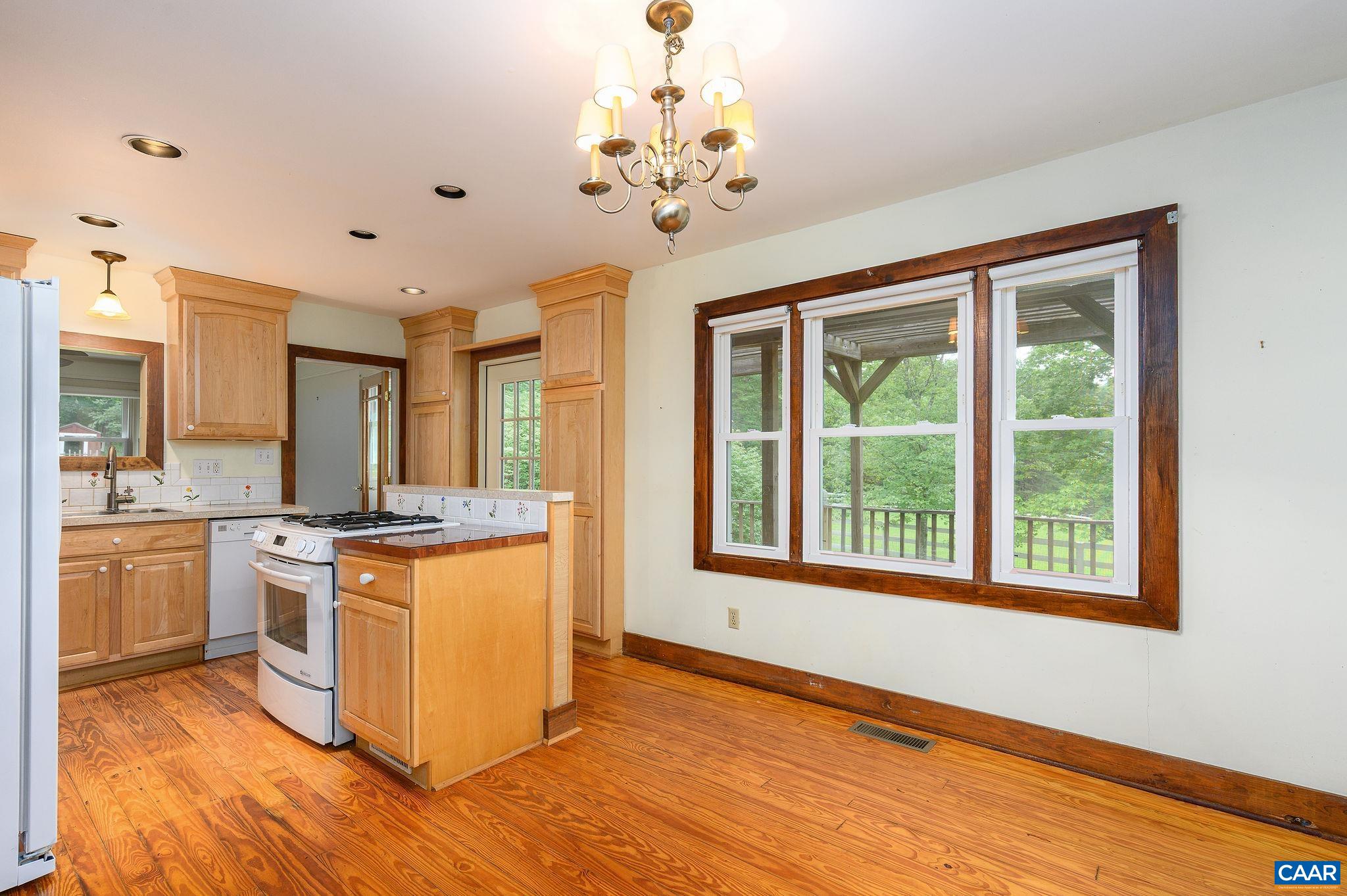 1953 THOMAS JEFFERSON PKWY