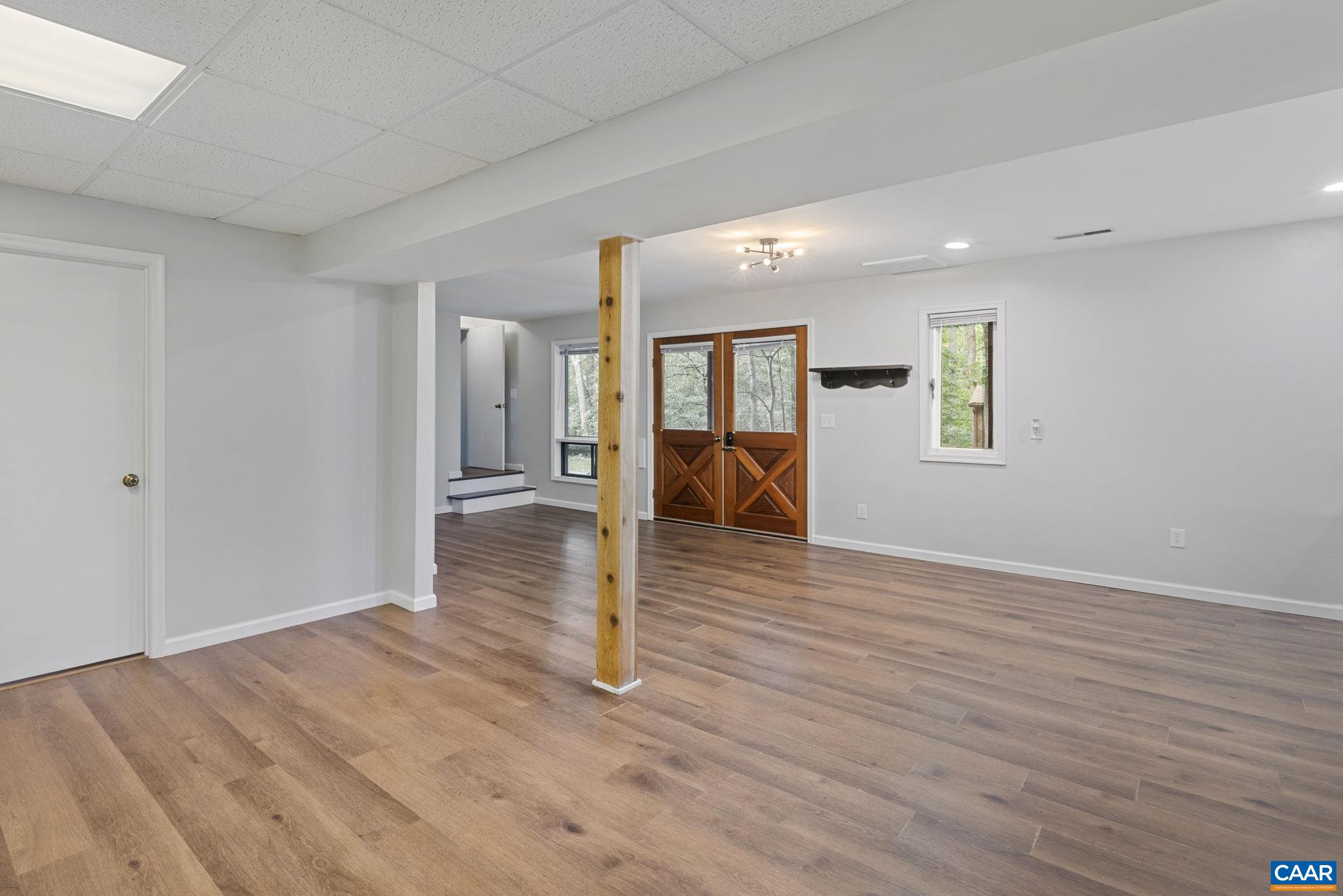 13 AXLE TREE RD