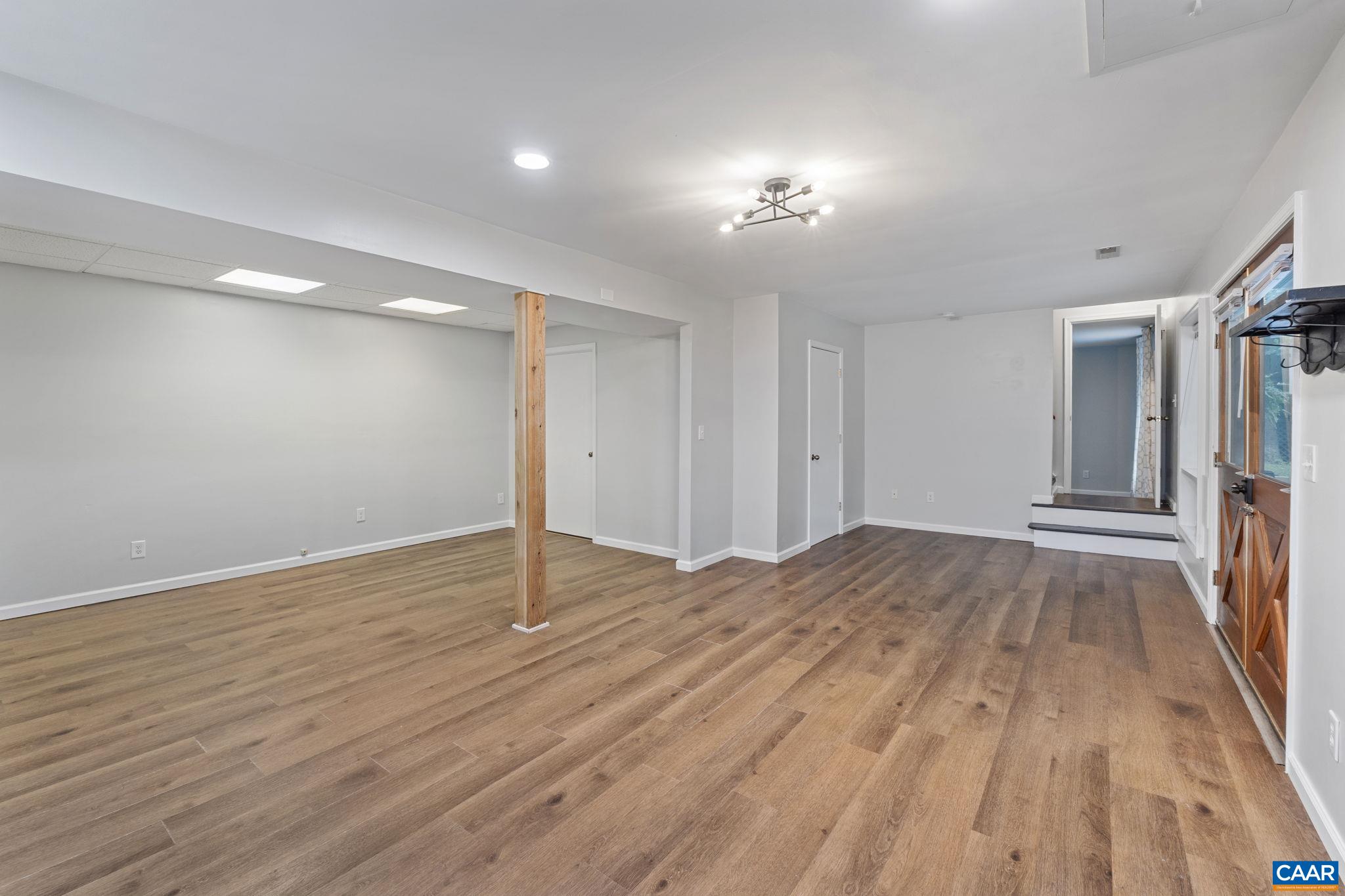 13 AXLE TREE RD