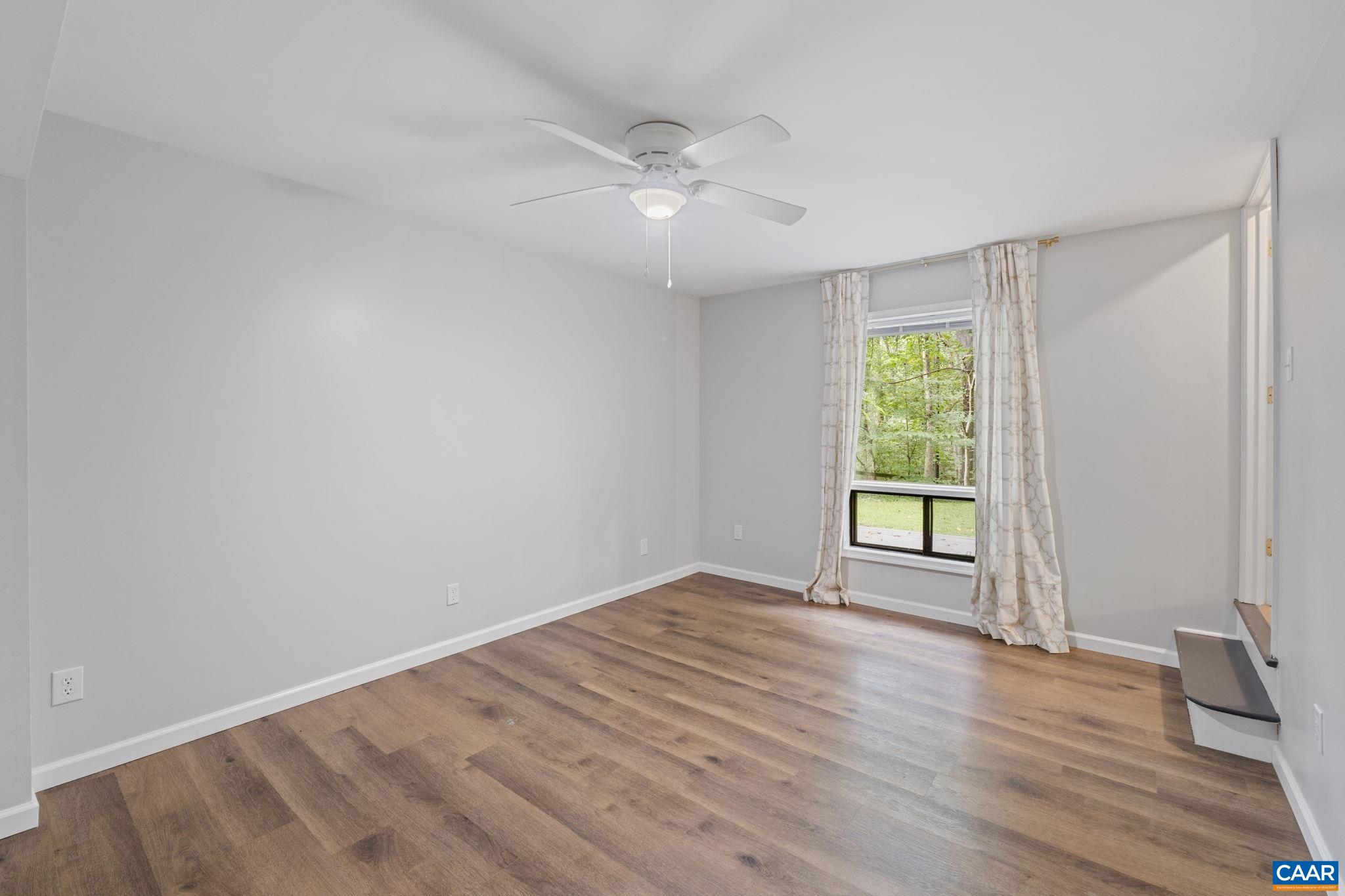 13 AXLE TREE RD