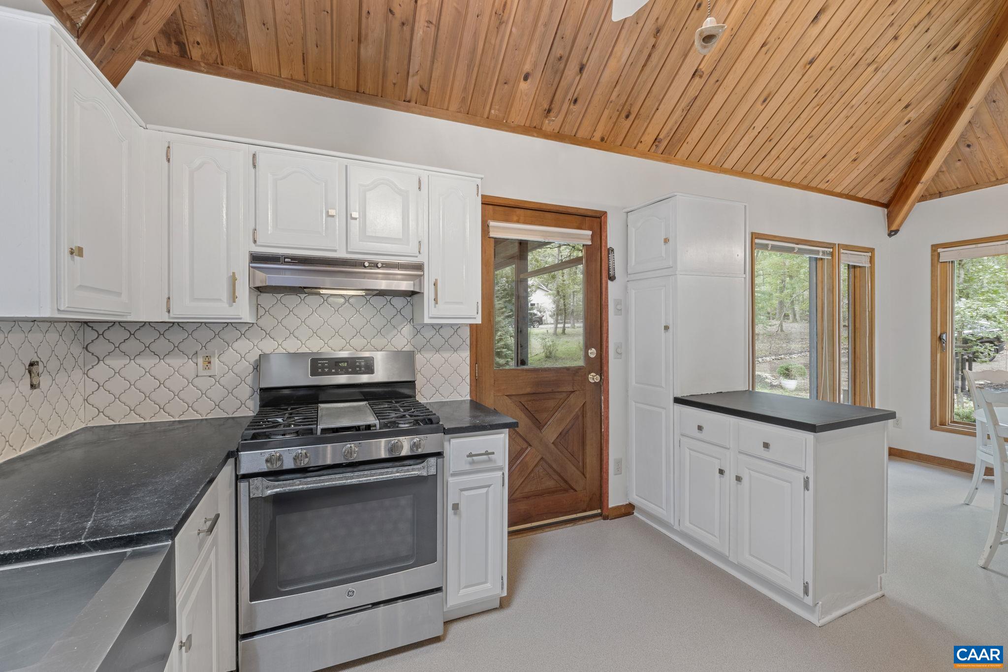 13 AXLE TREE RD