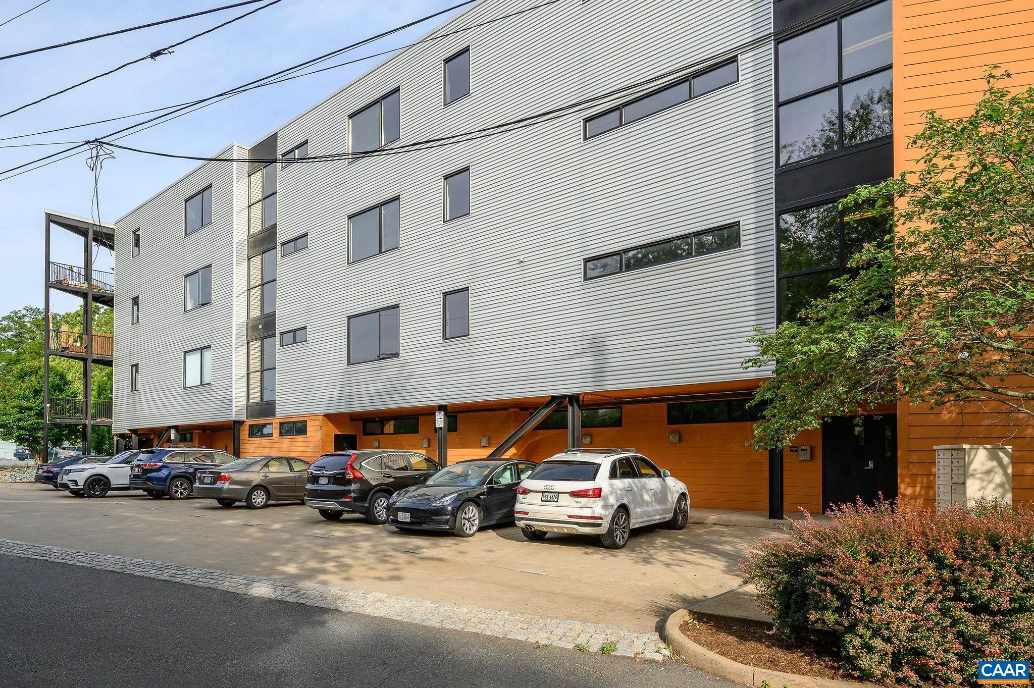 211 CREAM ST Unit: 202