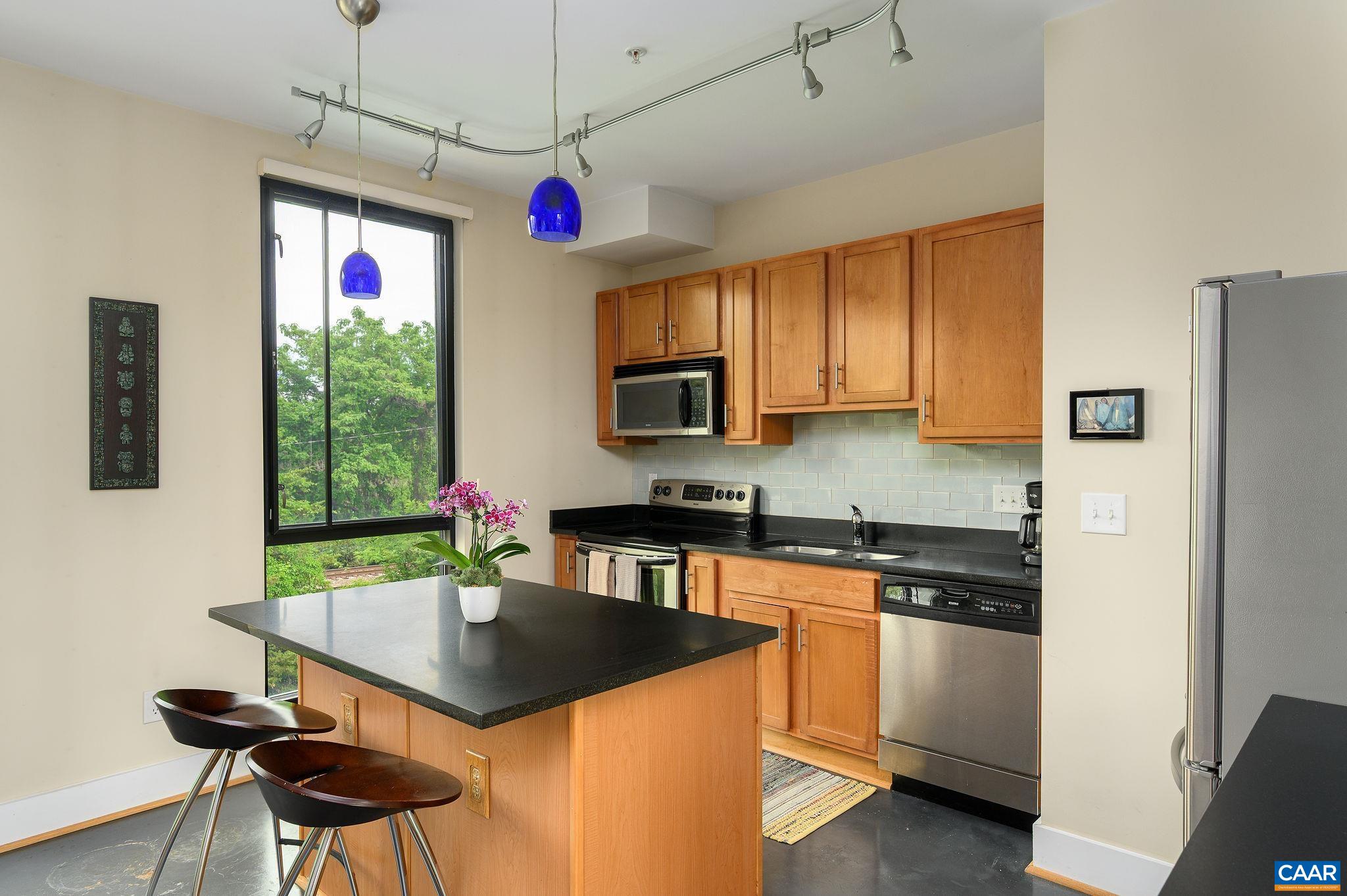 211 CREAM ST Unit: 202